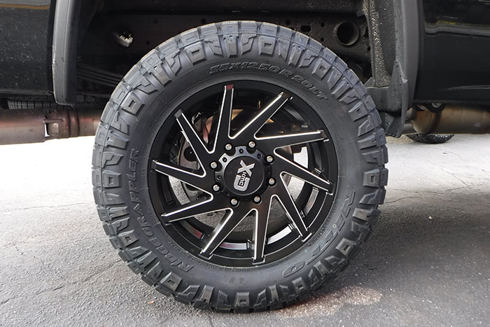 Wheel and tire from American Bedliners